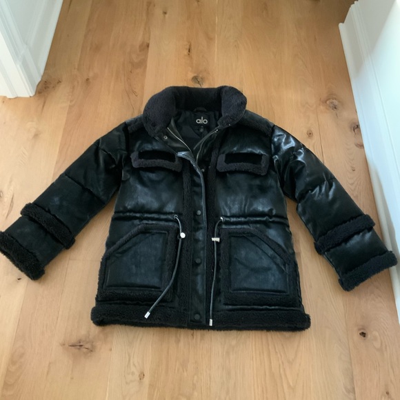 ALO Ice Breaker Puffer Jacket - Black- - Picture 8 of 12